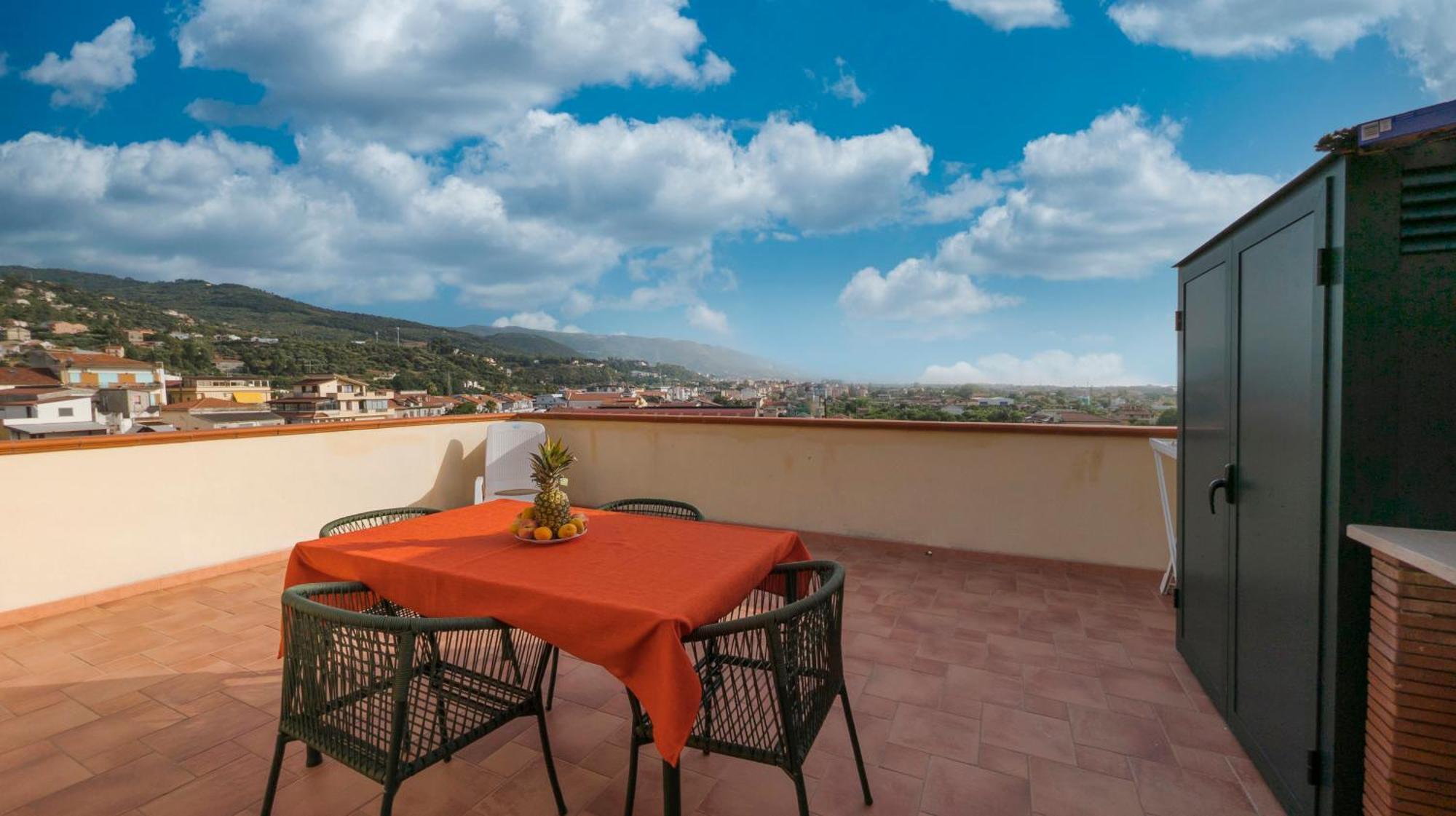 Magico Apartments - 450M Dalla Spiaggia Capo dʼOrlando Exterior foto